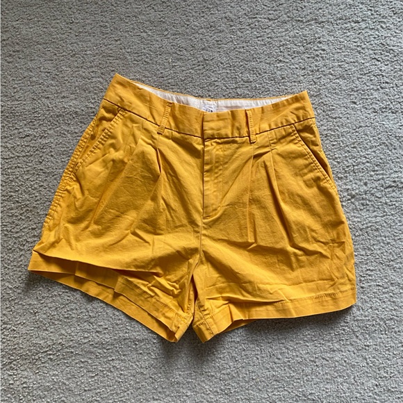 GAP High-Rise Pleated Khaki Shorts in Mustard Yellow - Picture 1 of 7